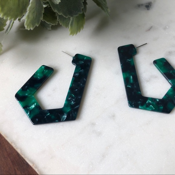 The Evy - Geometric Acrylic Emerald Hoops - Picture 4 of 6